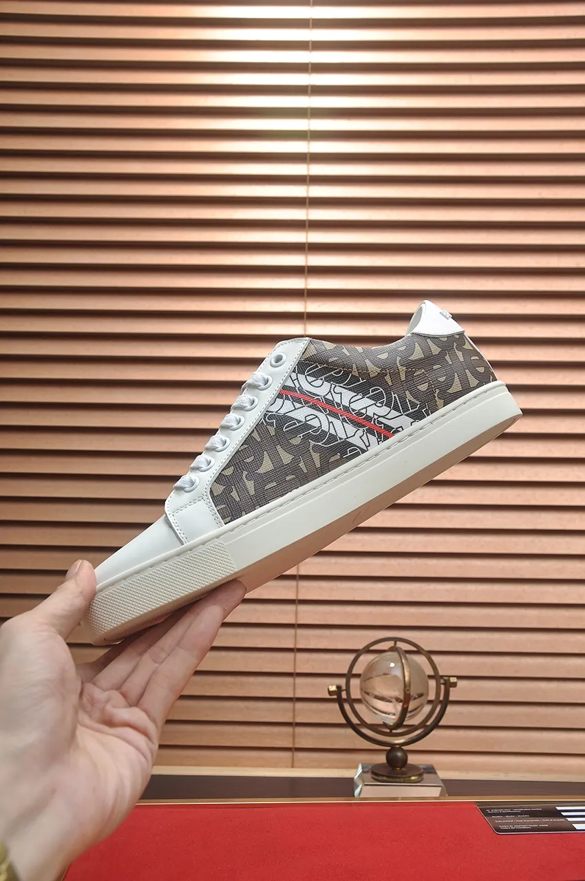Men's shoes💰480💶[Burberry] (cowhide lining) classic low-top sneakers｜Imported cowhide with classic plaid fabric｜Cow leather lining｜Original outsole｜Fine workmanship and comfortable to wear Size: 38-44 (customized at 45)